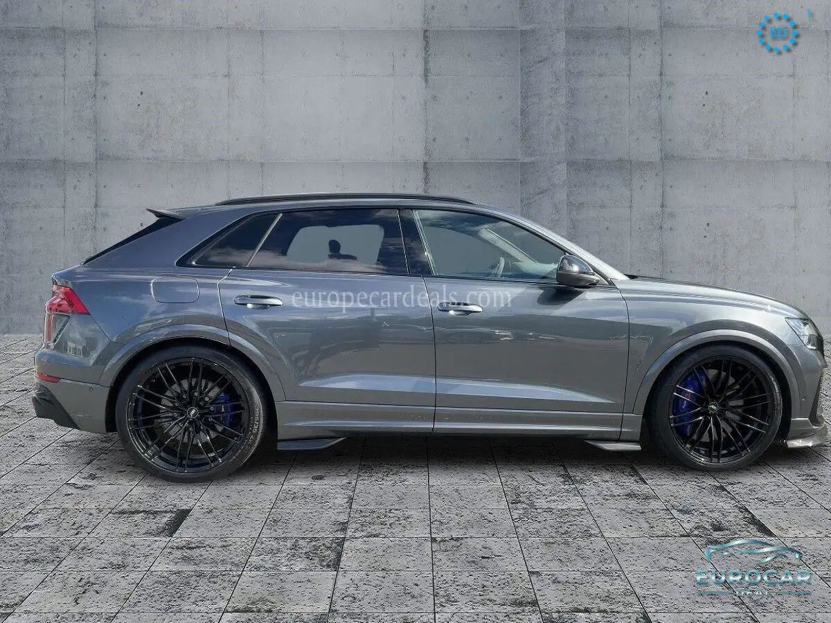 Audi RSQ8