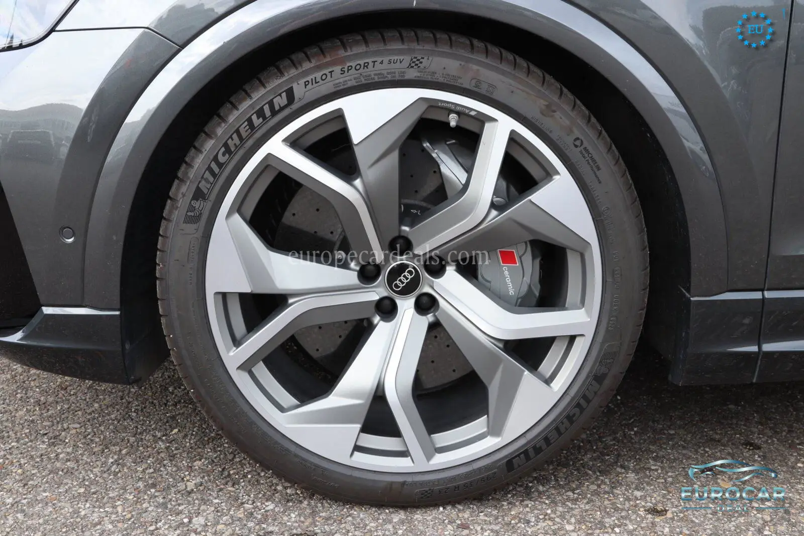 Audi RSQ8