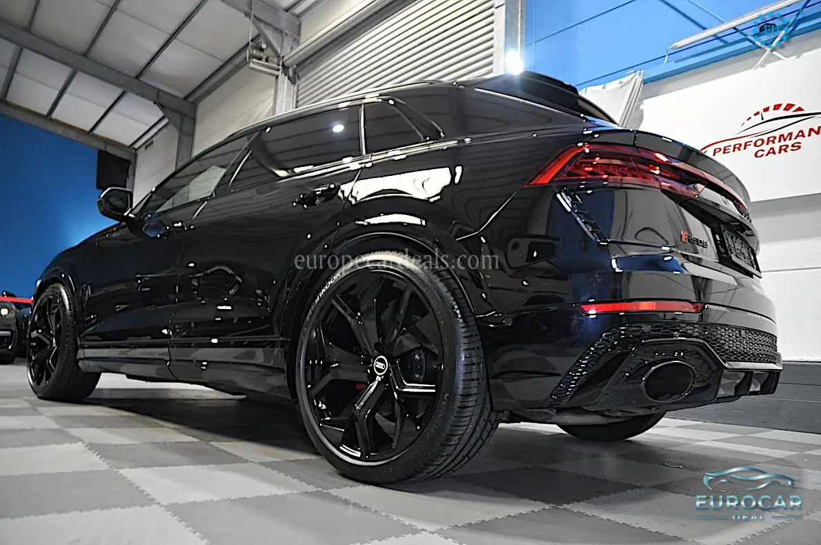 Audi RSQ8