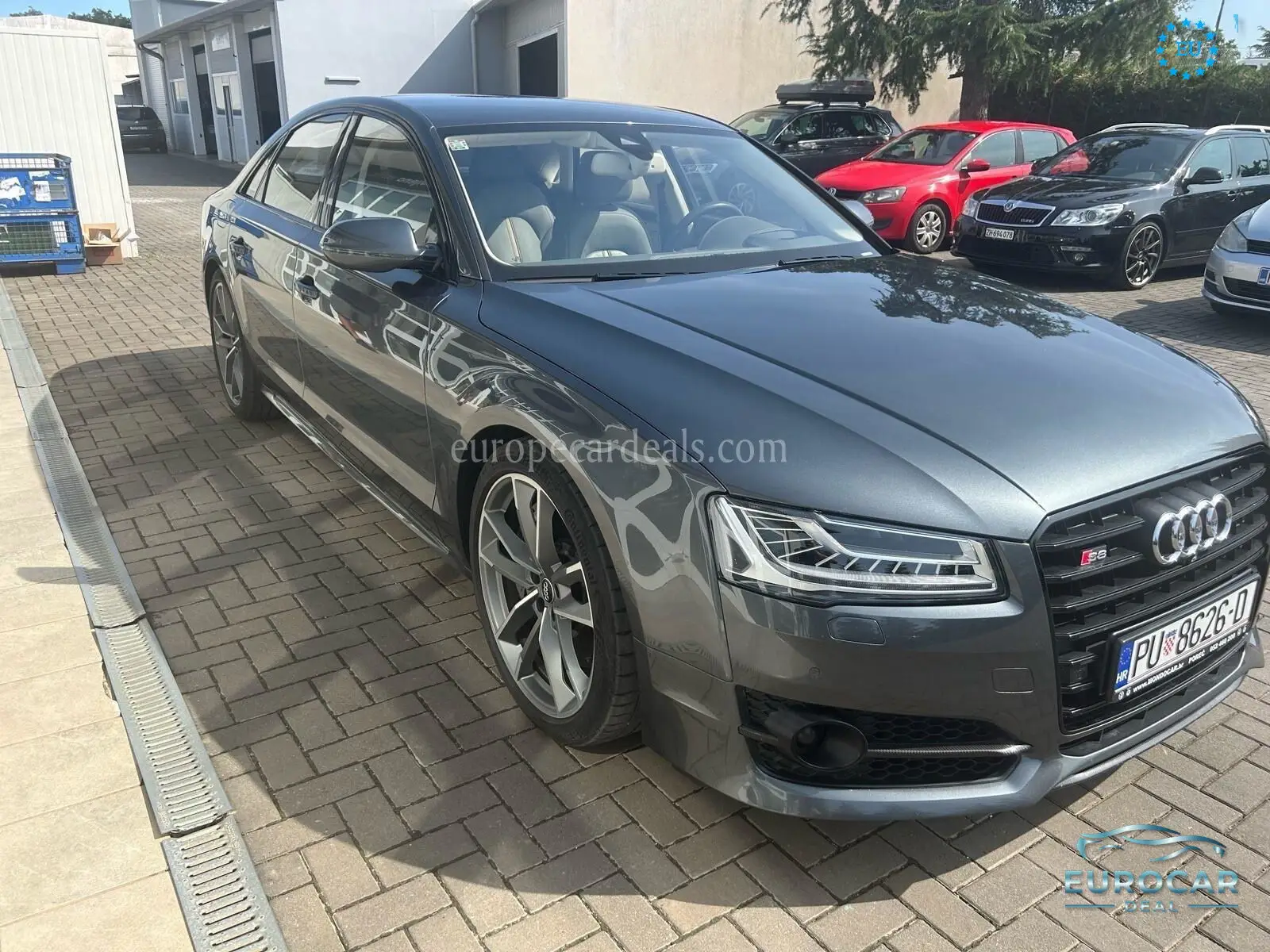 Audi S8