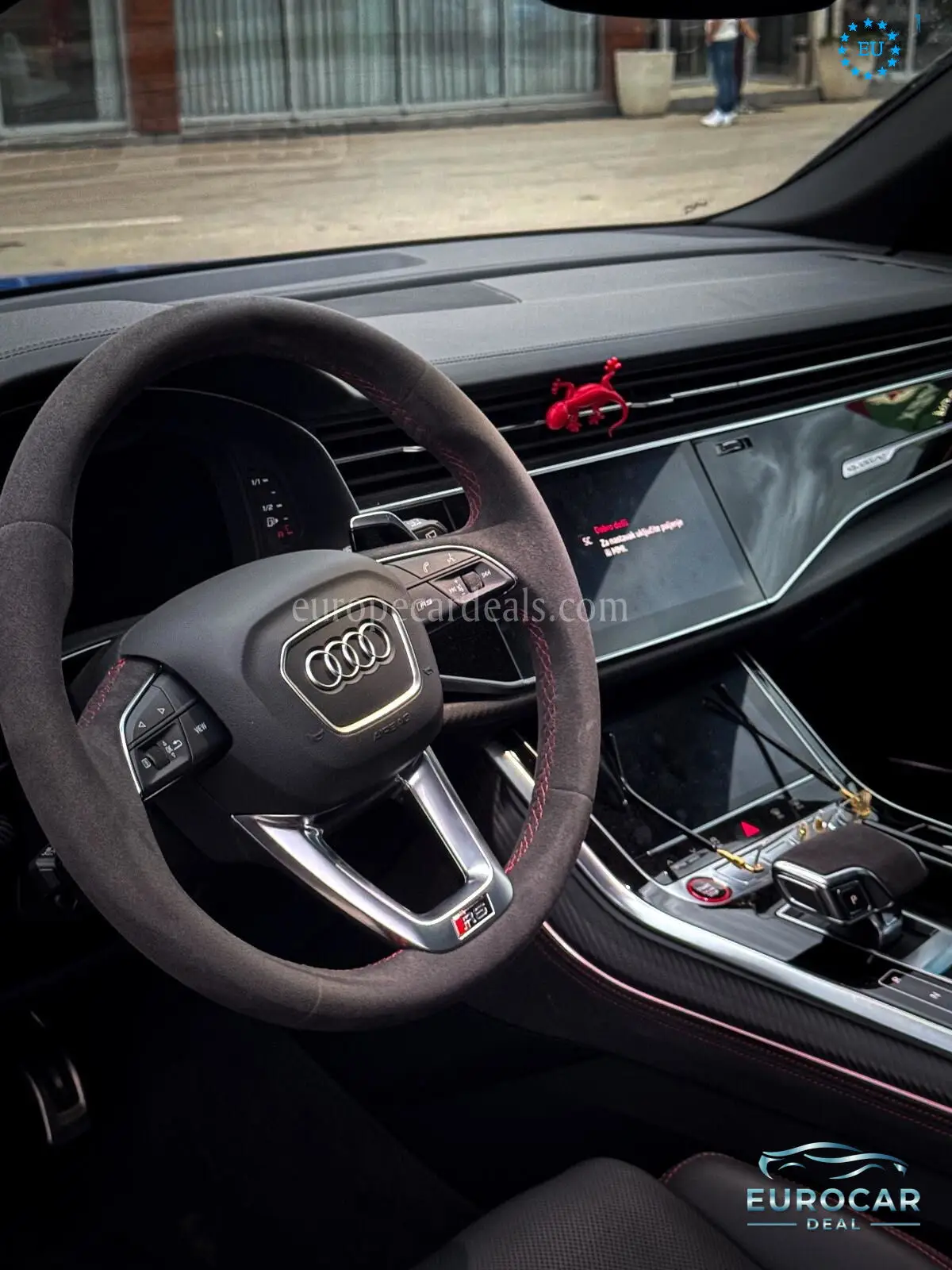 Audi RSQ8