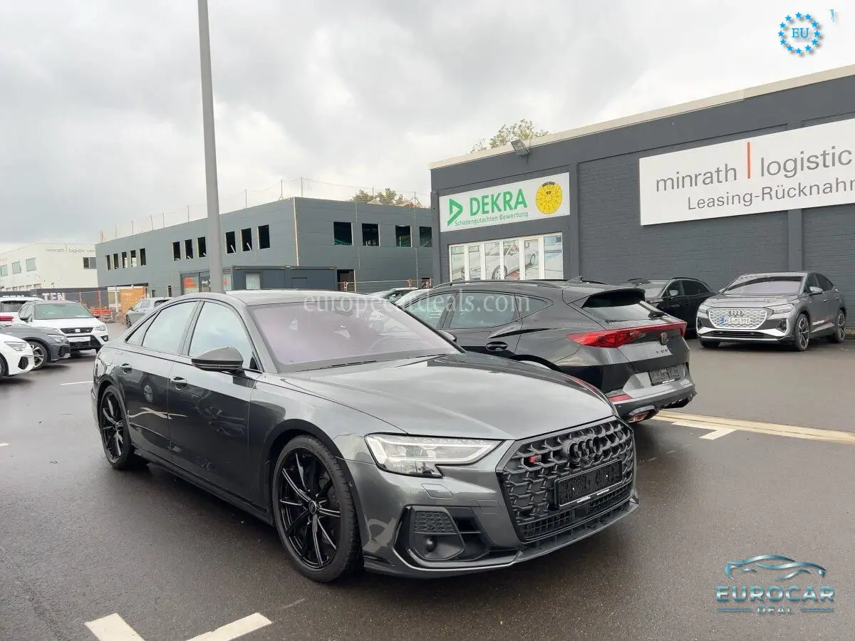 Audi S8