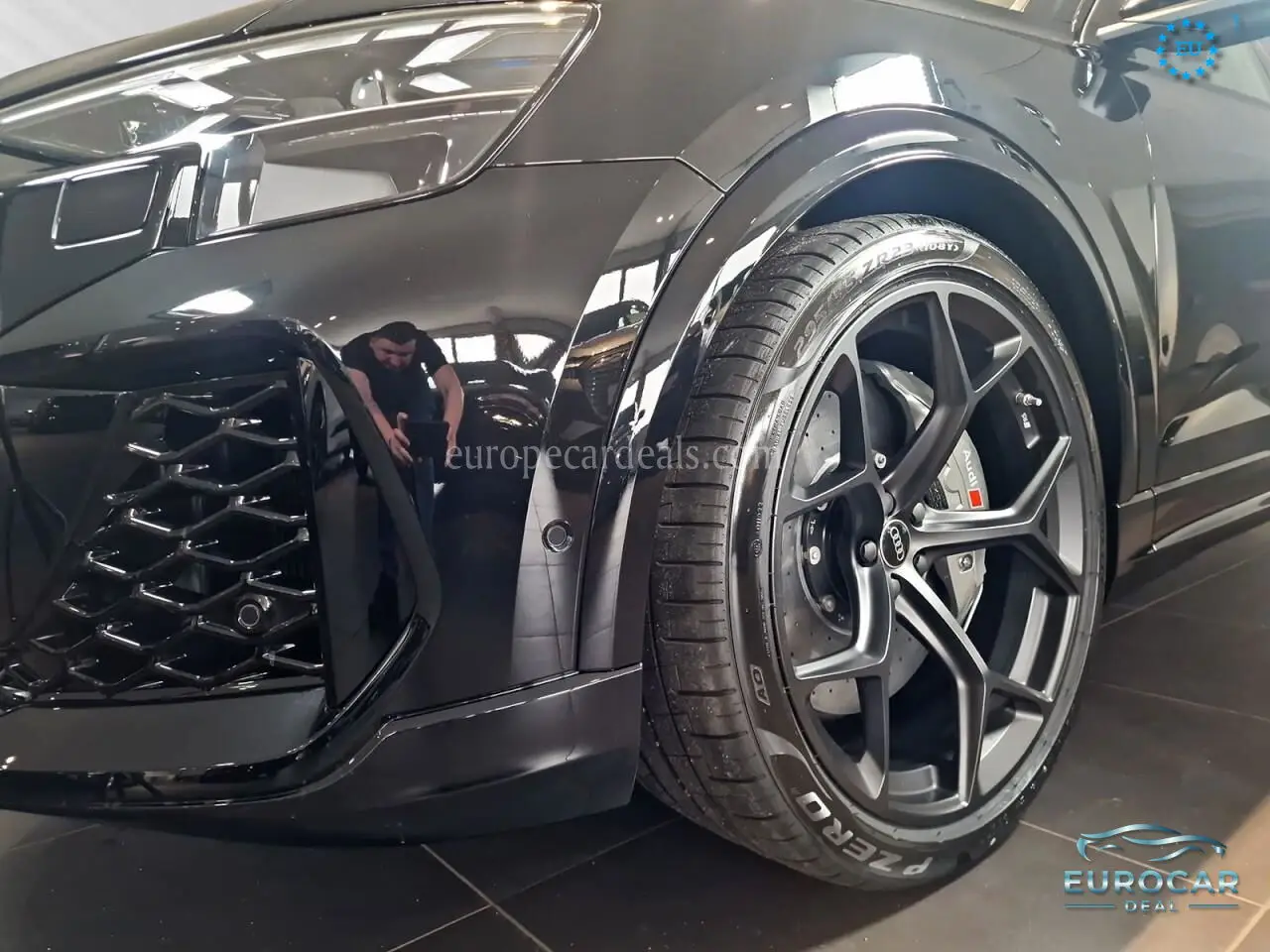 Audi RSQ8