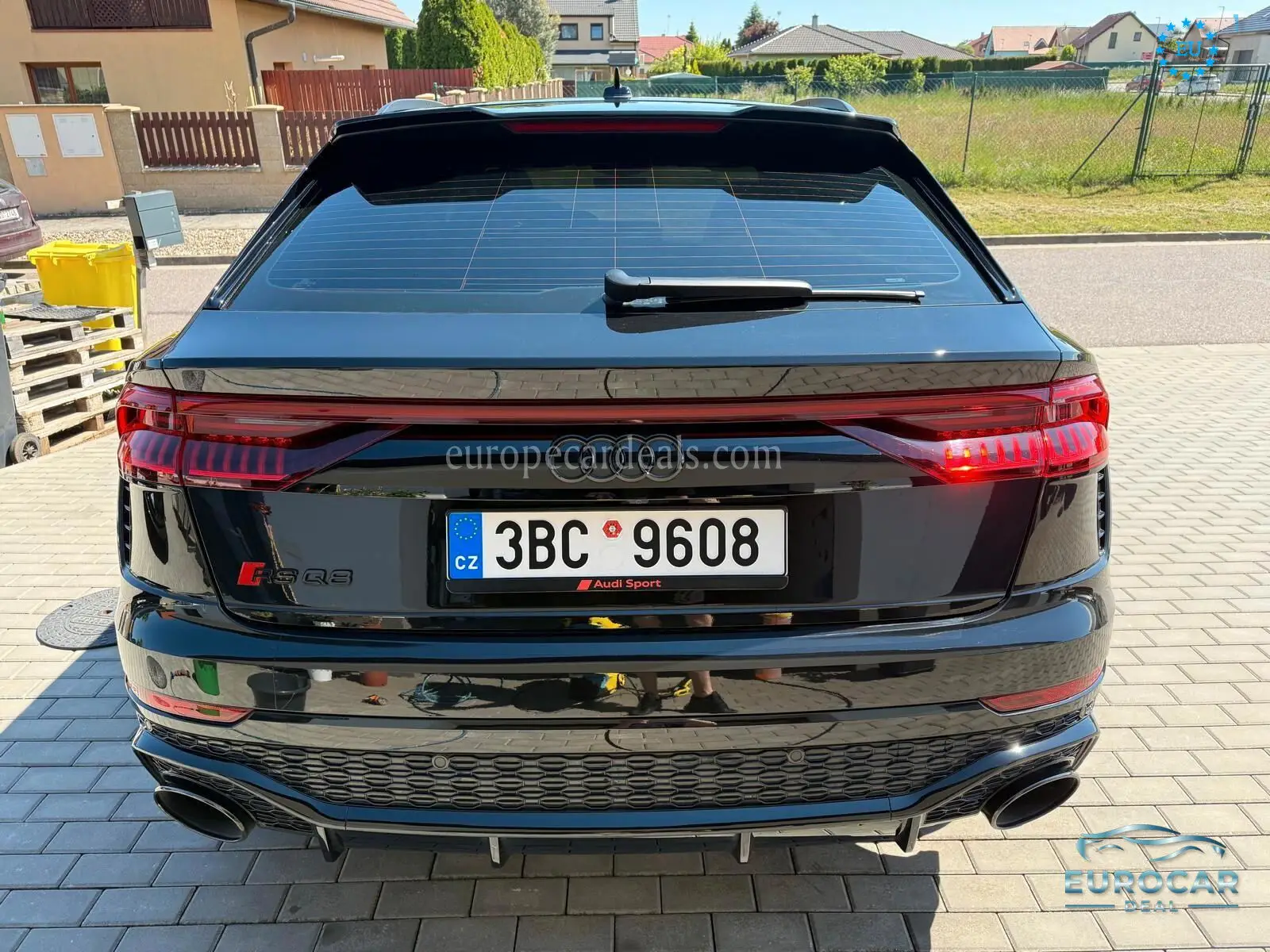 Audi RSQ8