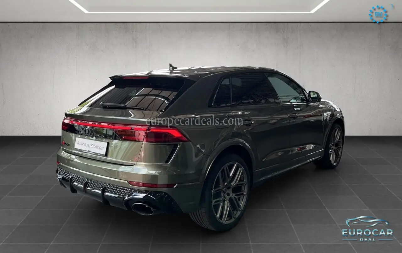 Audi RSQ8