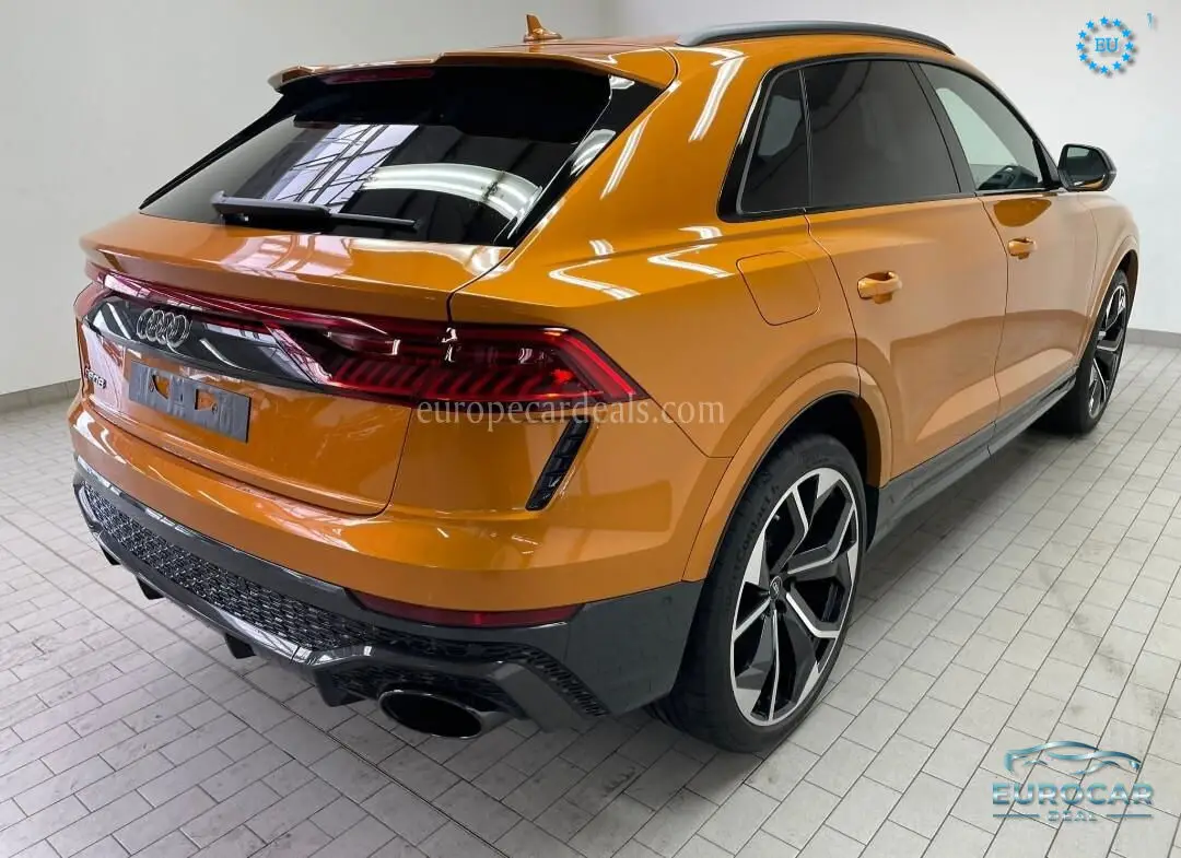 Audi RSQ8