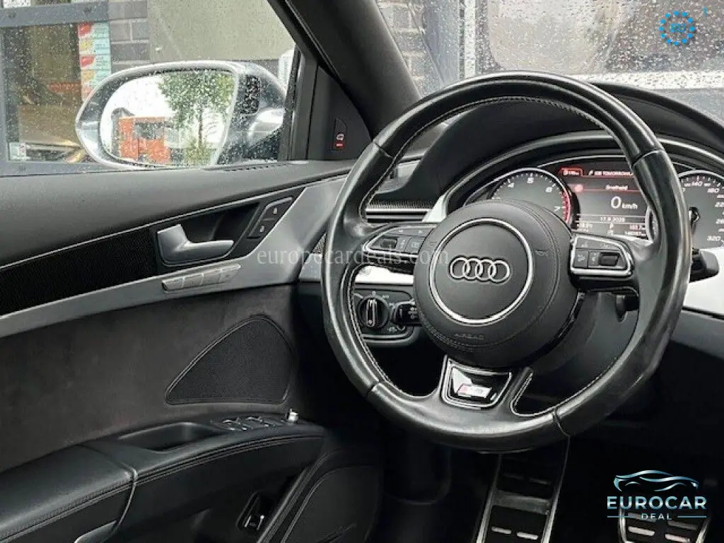 Audi S8