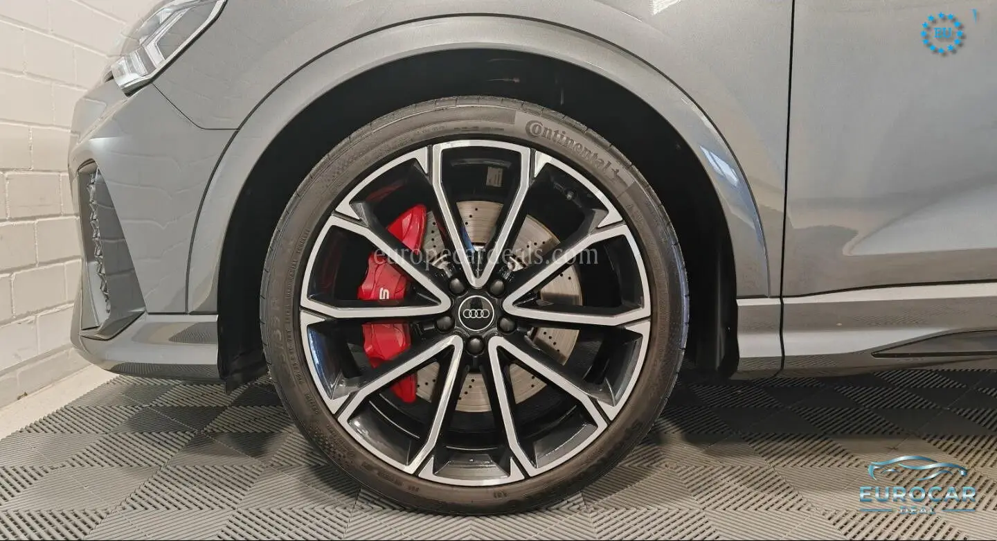 Audi RSQ3