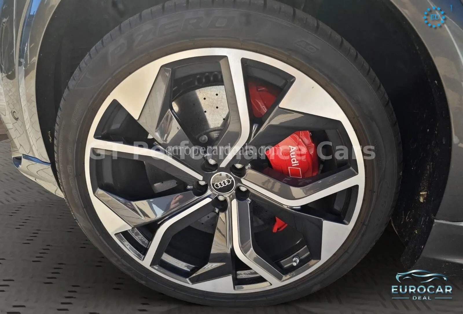 Audi RSQ8
