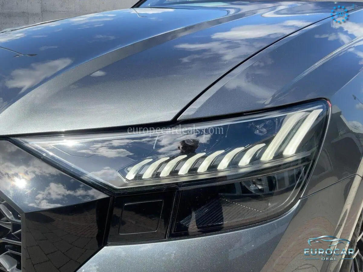 Audi RSQ8