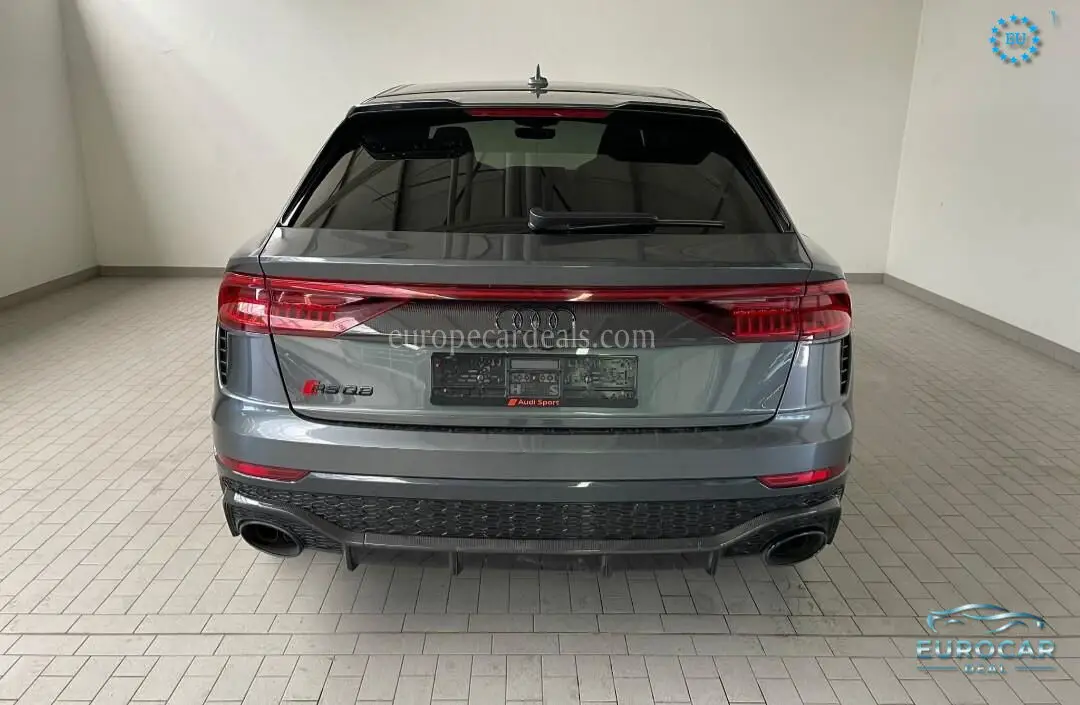 Audi RSQ8