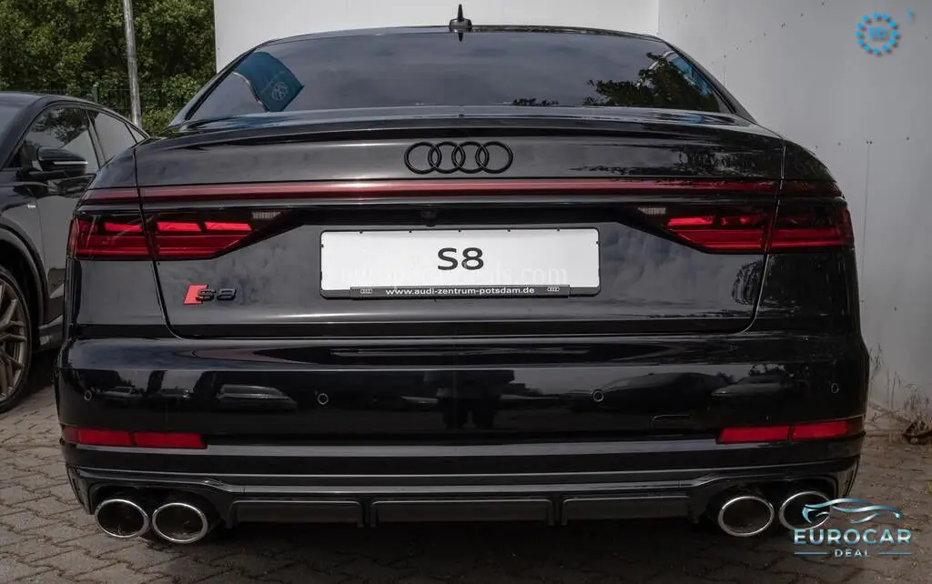 Audi S8
