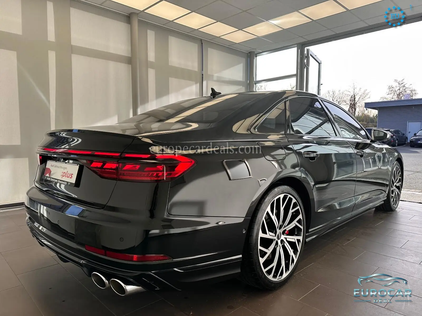 Audi S8