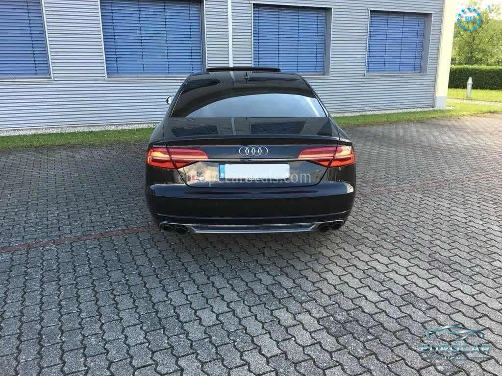 Audi S8