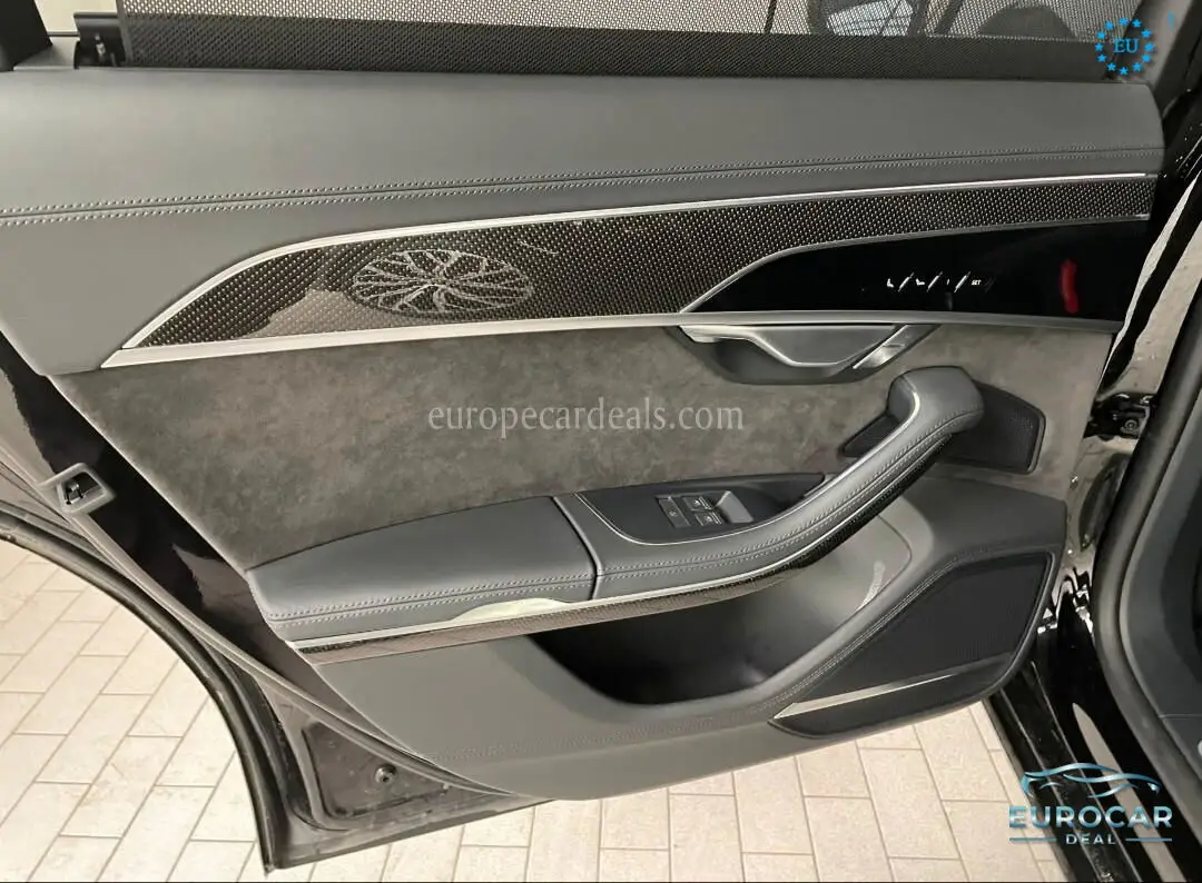 Audi S8