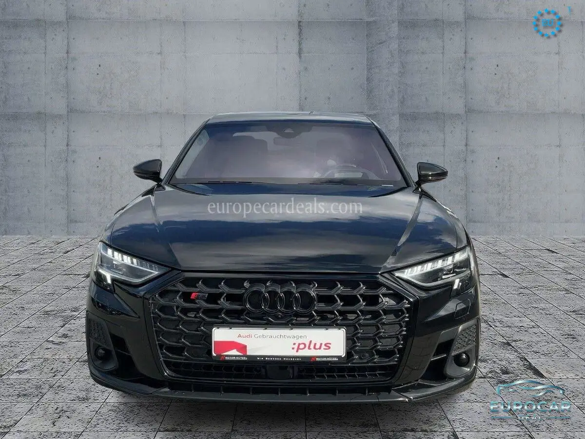Audi S8