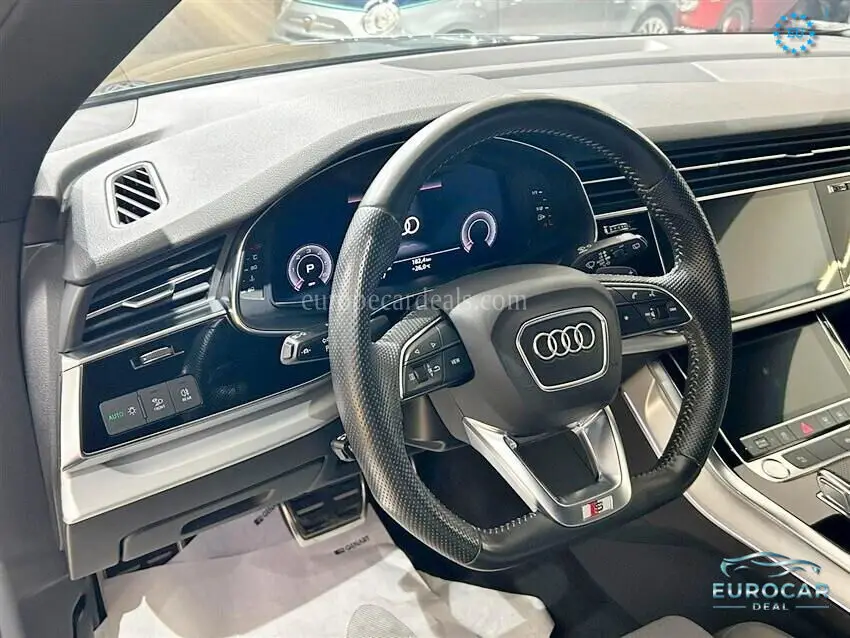 Audi Q8