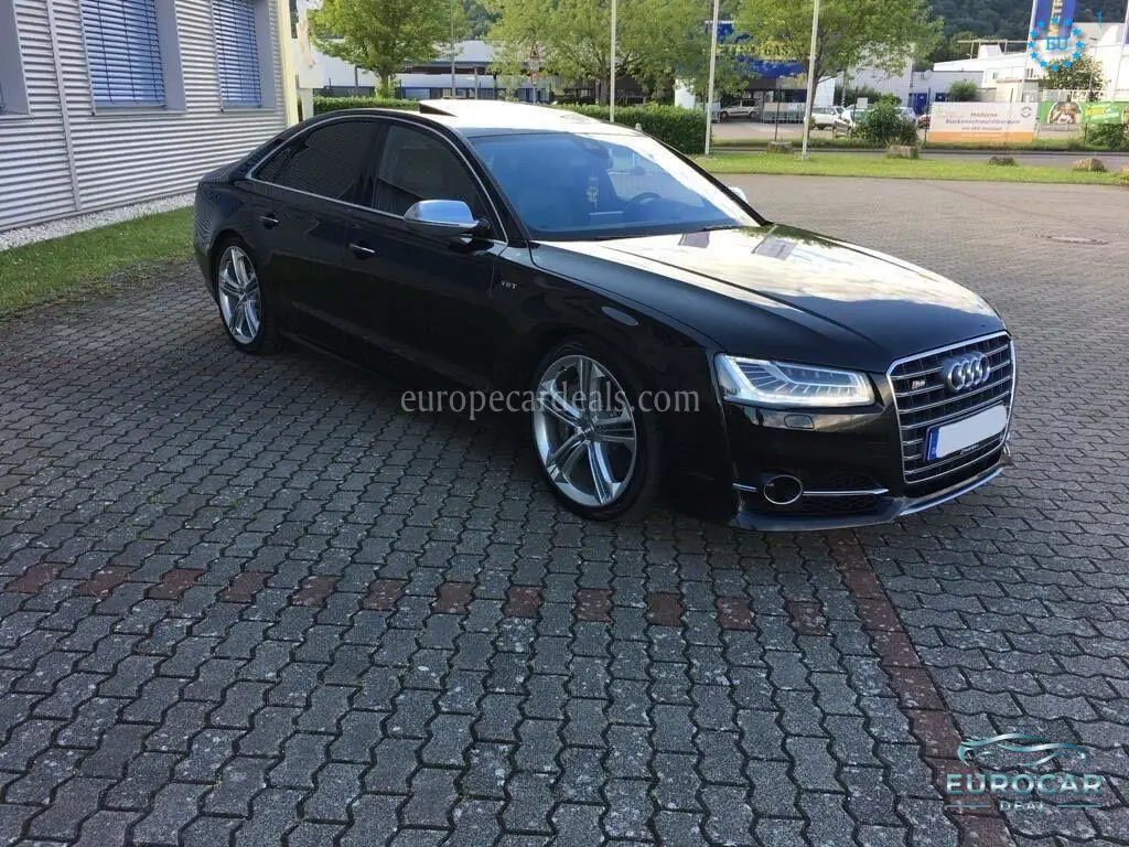 Audi S8