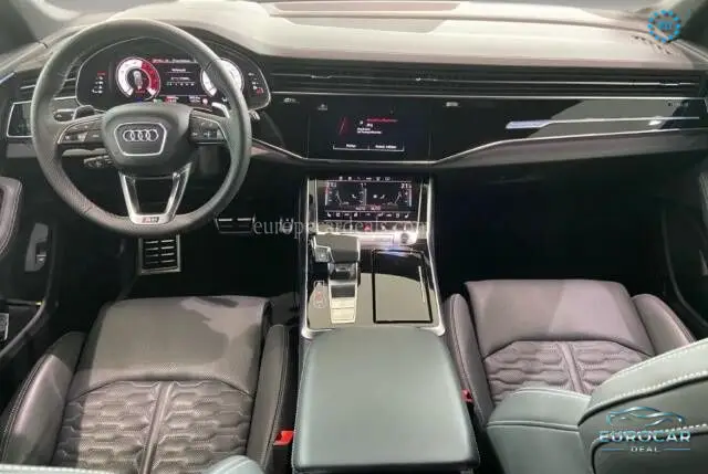Audi RSQ8