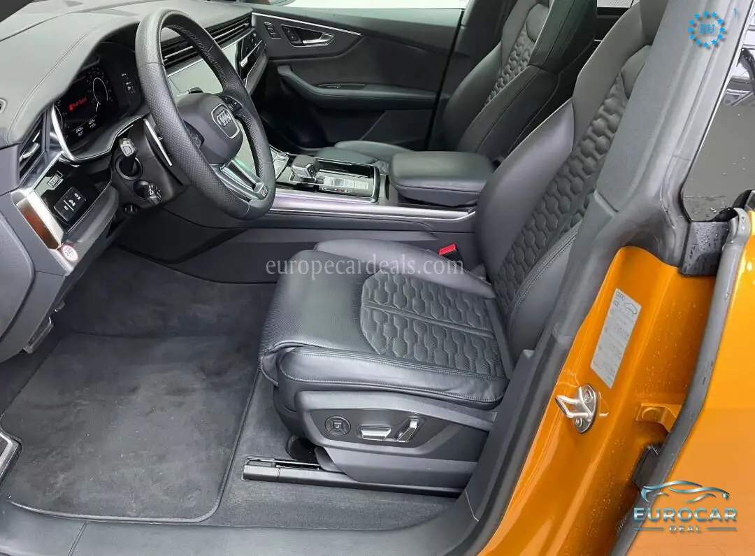 Audi RSQ8