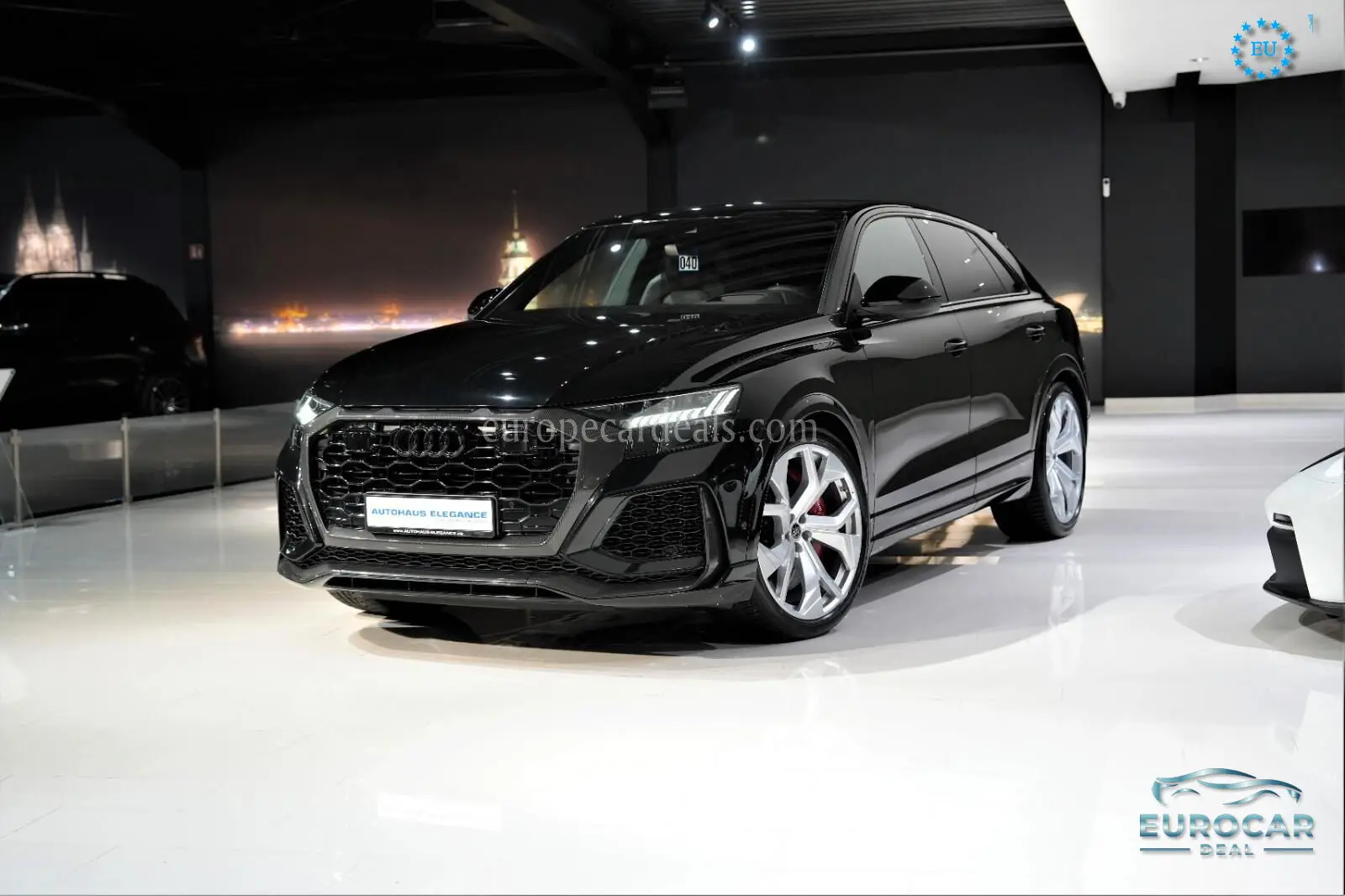 Audi RSQ8