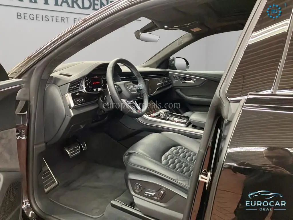 Audi RSQ8