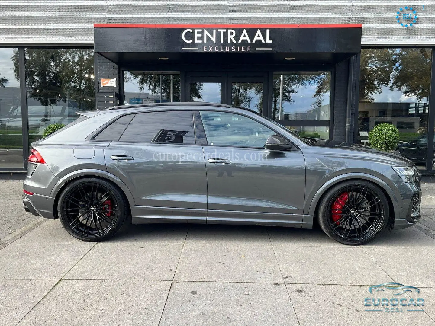 Audi RSQ8