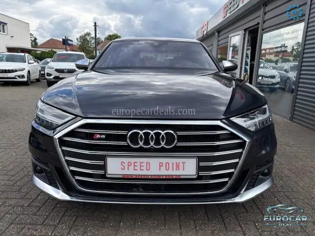 Audi S8