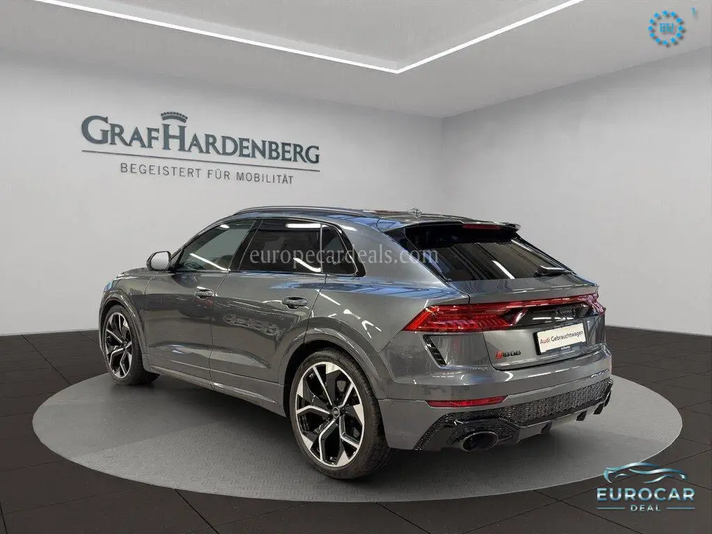 Audi RSQ8