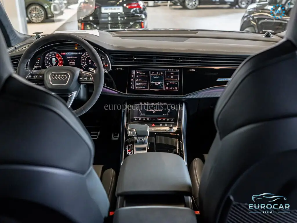 Audi RSQ8