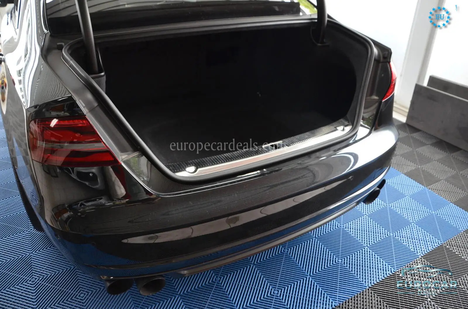 Audi S8