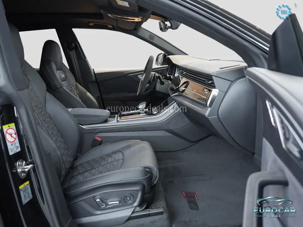 Audi RSQ8