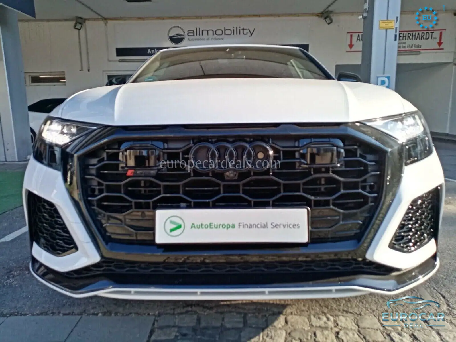 Audi RSQ8