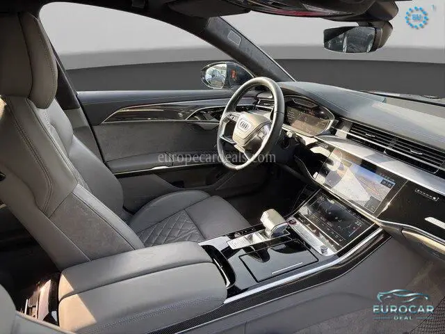 Audi S8