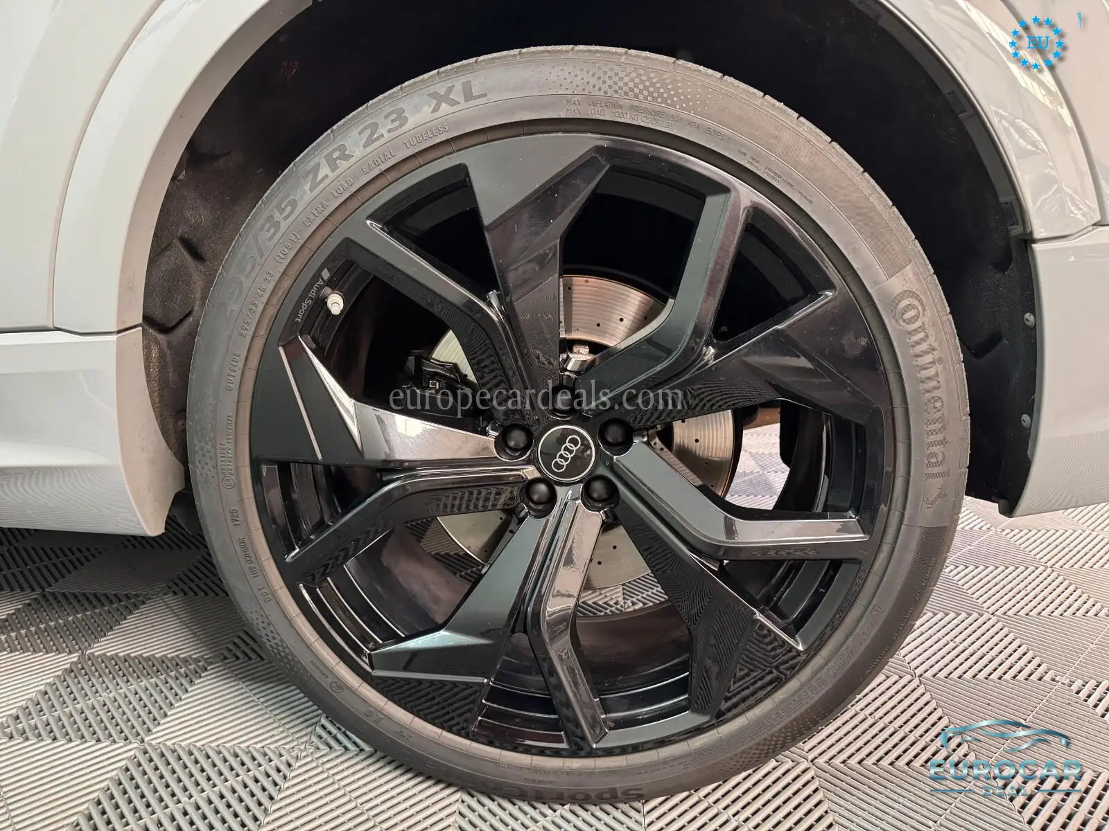 Audi RSQ8