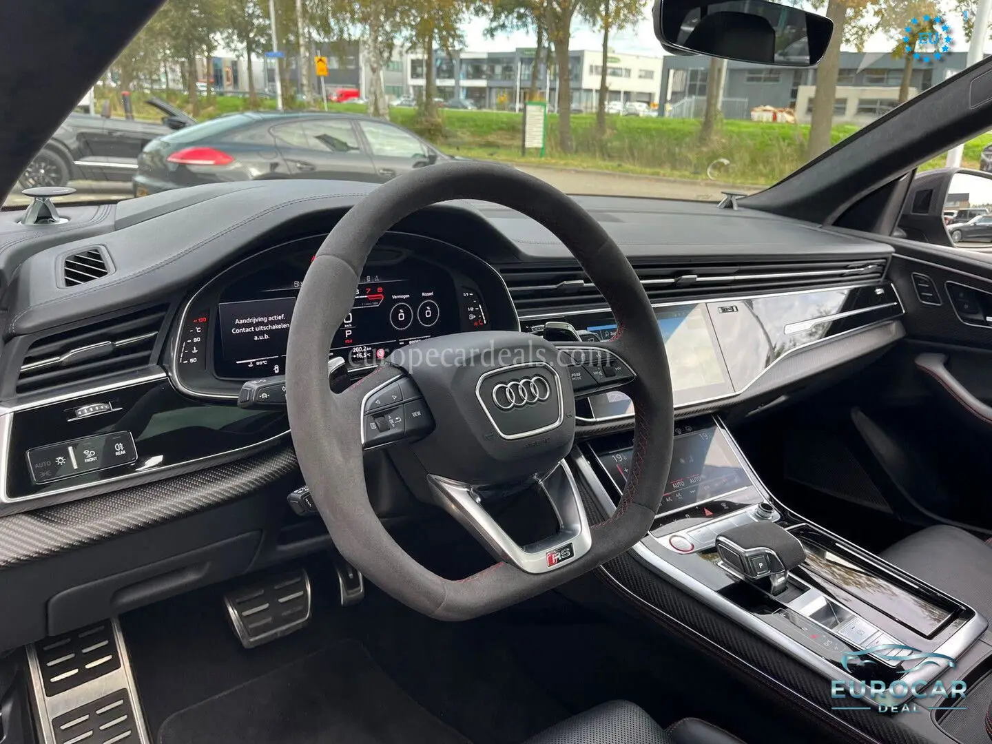 Audi RSQ8