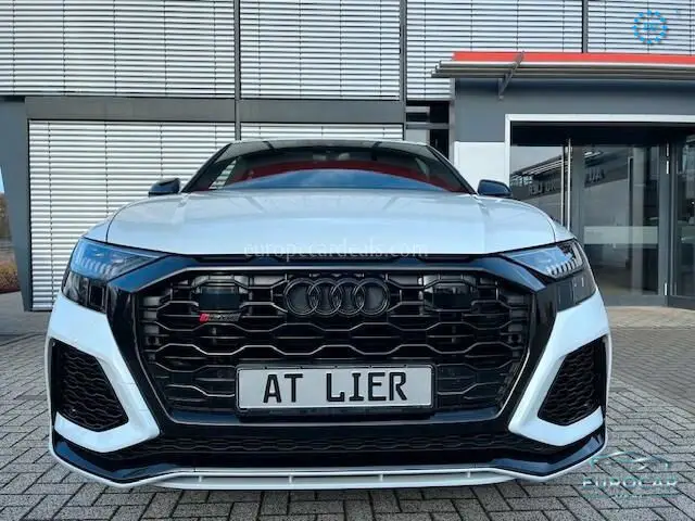Audi RSQ8