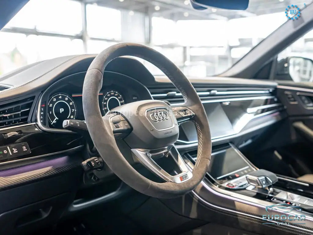 Audi RSQ8
