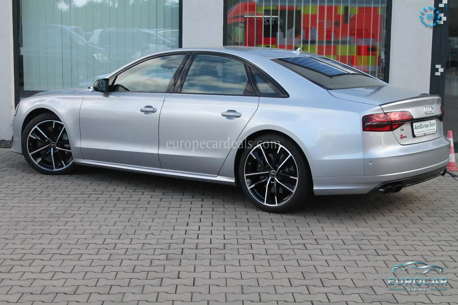 Audi S8