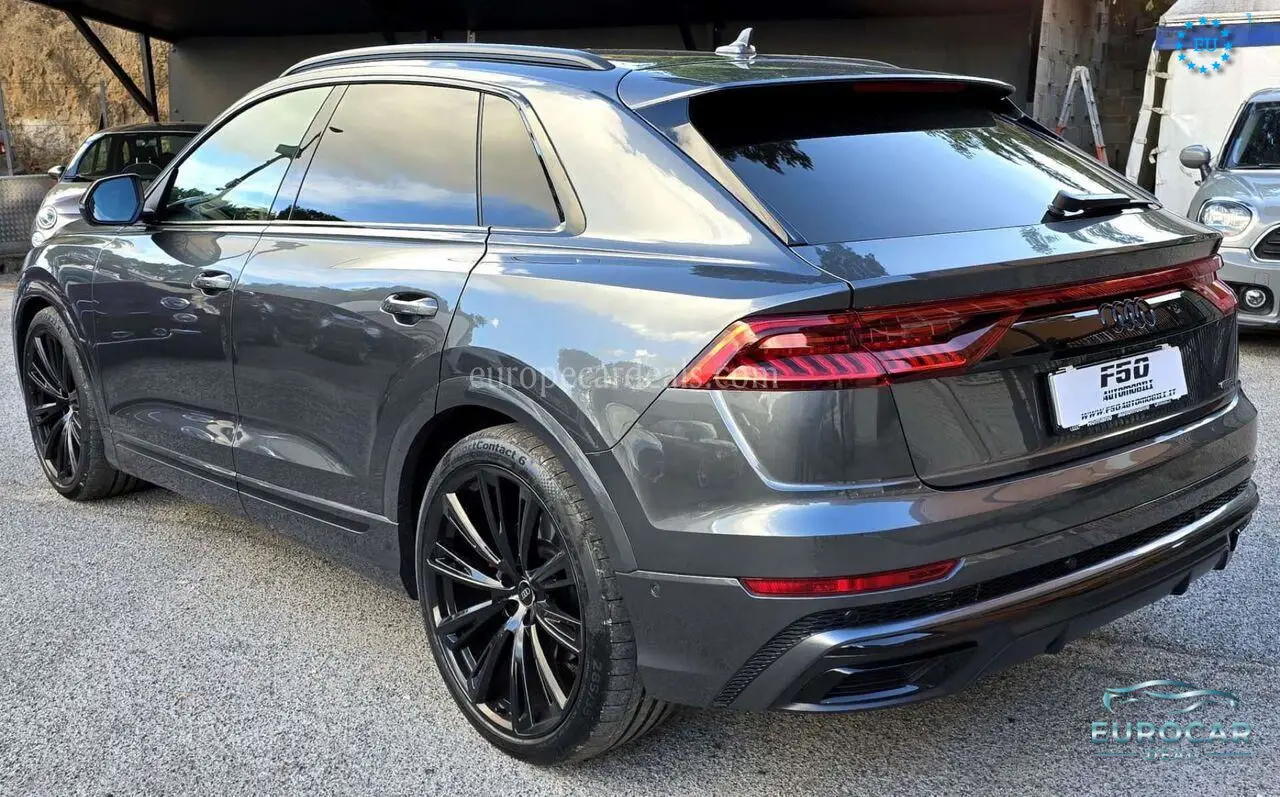 Audi Q8