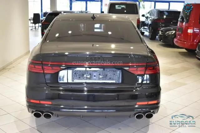 Audi S8