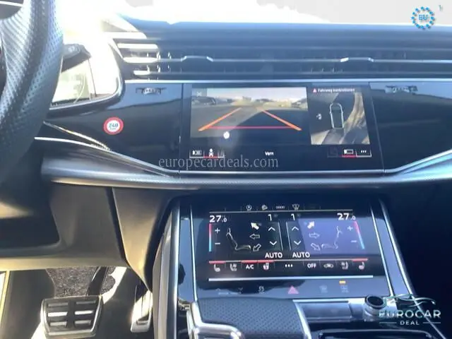 Audi RSQ8