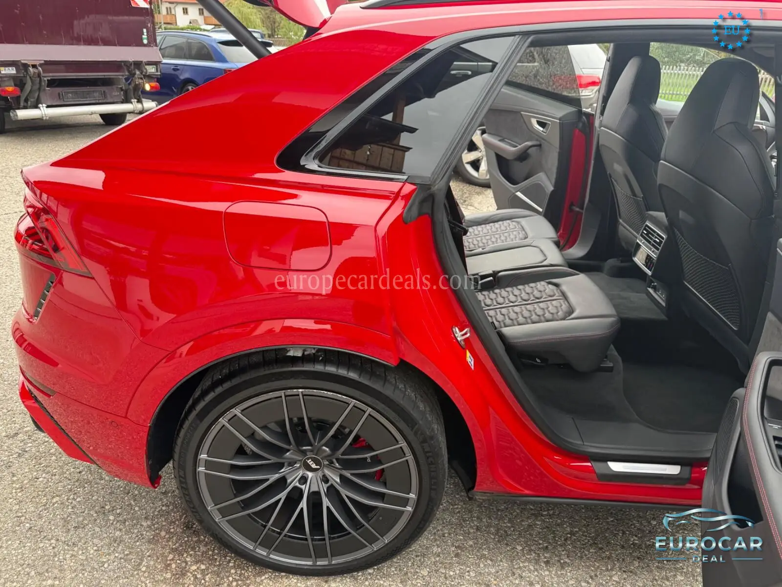 Audi RSQ8