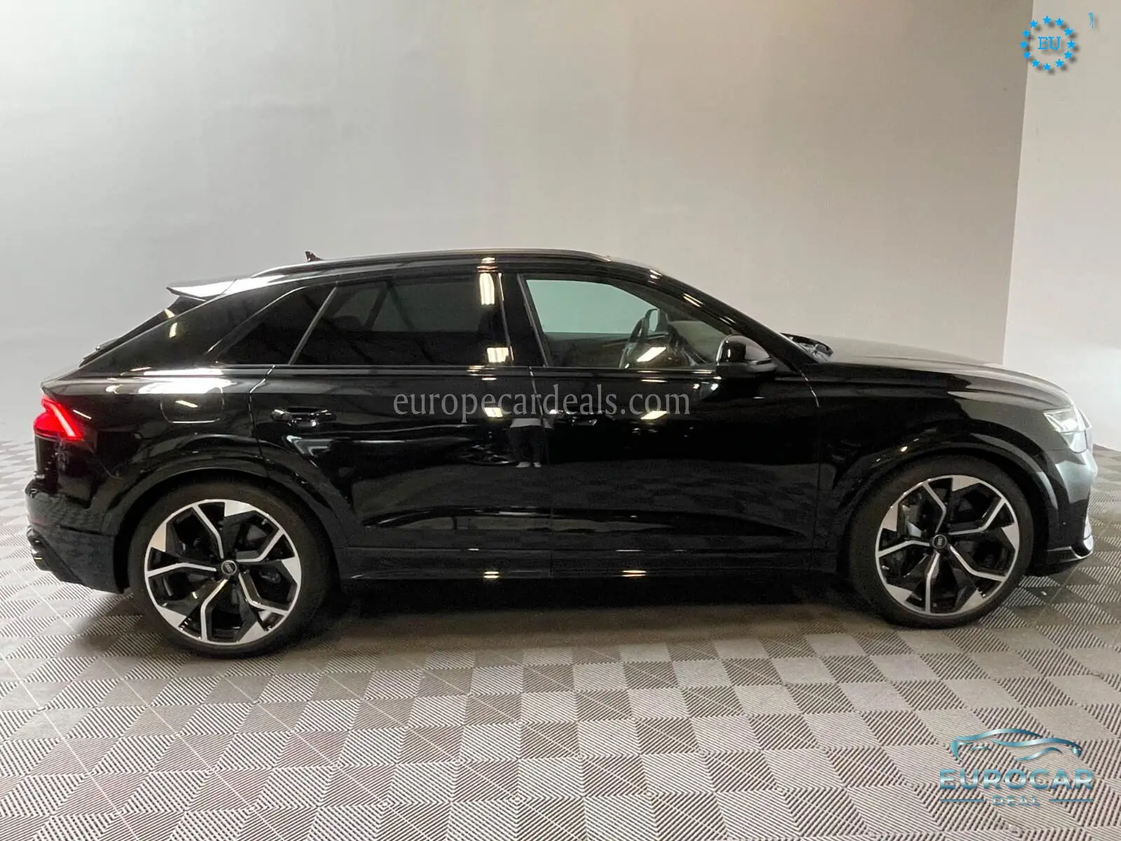 Audi RSQ8