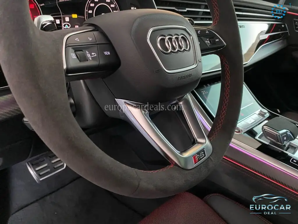 Audi RSQ8