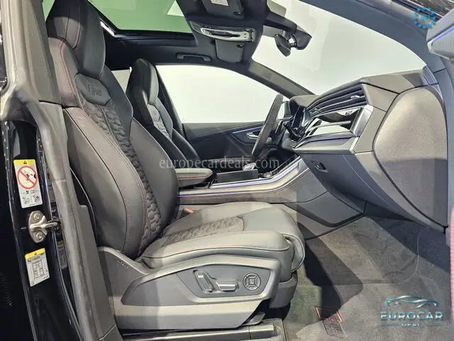 Audi RSQ8