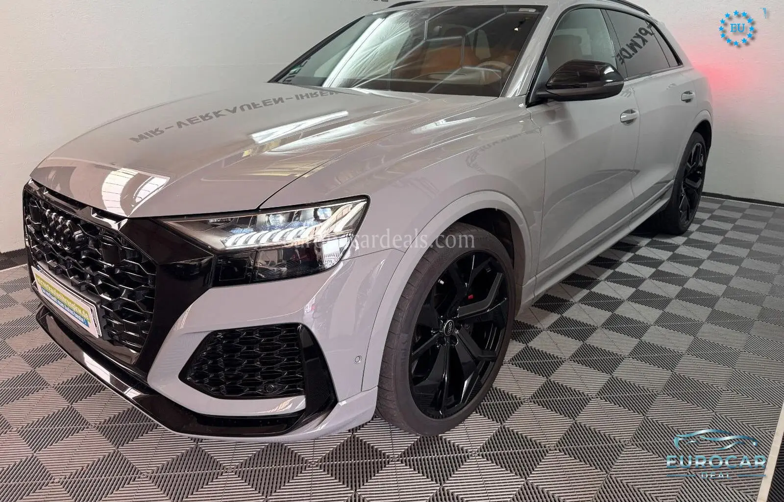 Audi RSQ8