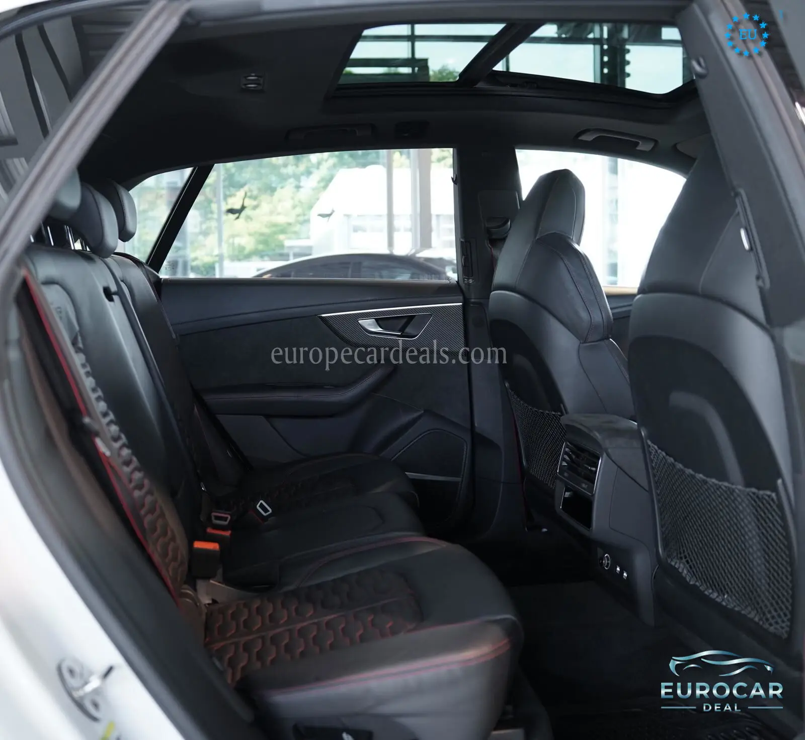 Audi RSQ8