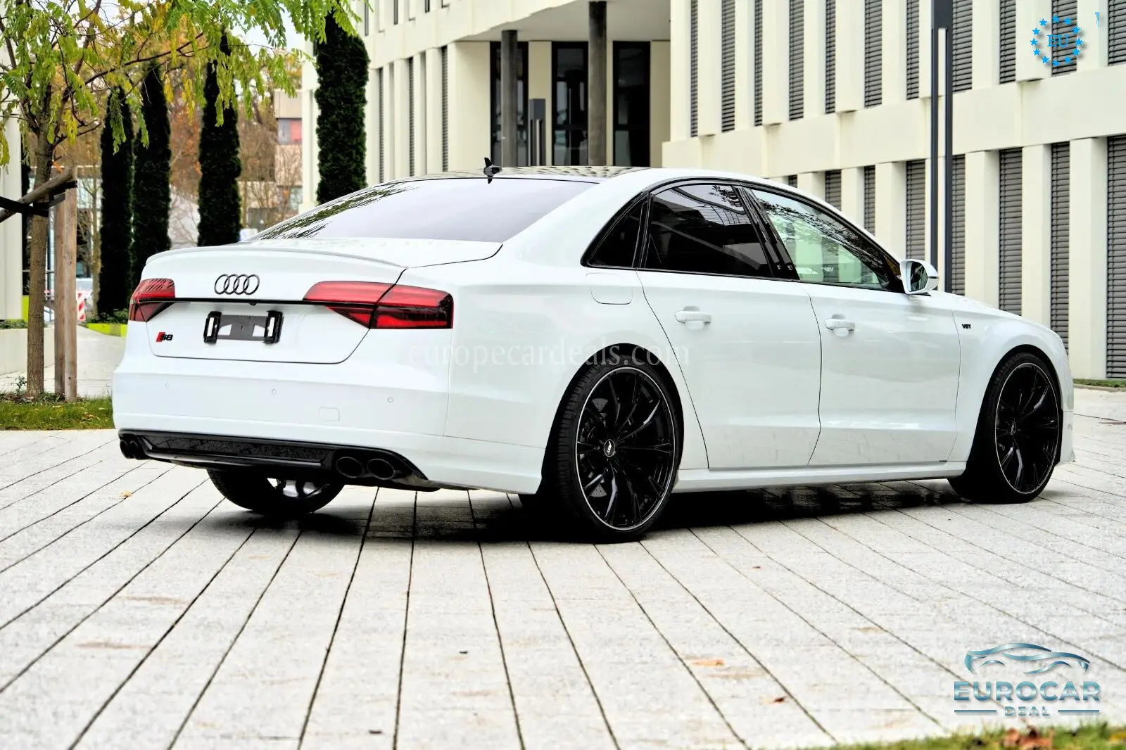 Audi S8