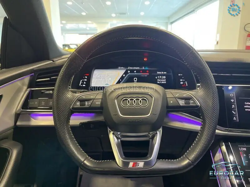 Audi Q8
